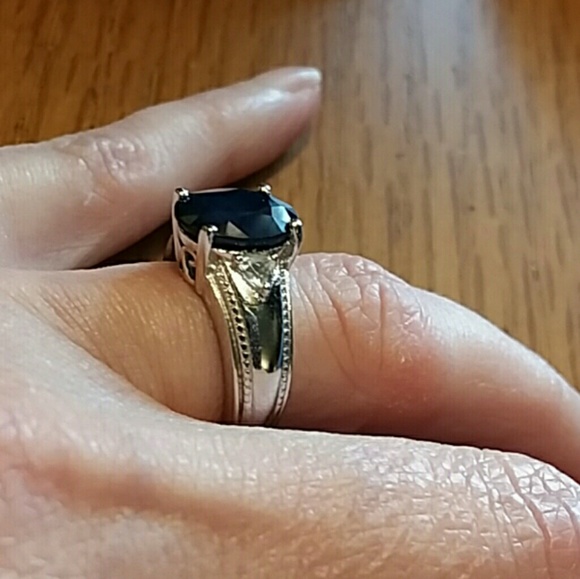 SAPPHIRE & TOPAZ RING - Picture 7 of 8